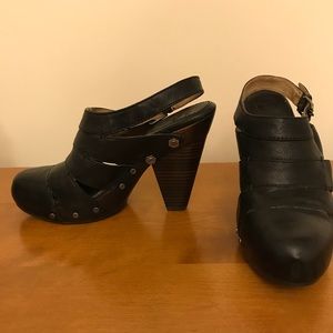 Size 7.5 Frye Flora Stitch black clog slingbacks